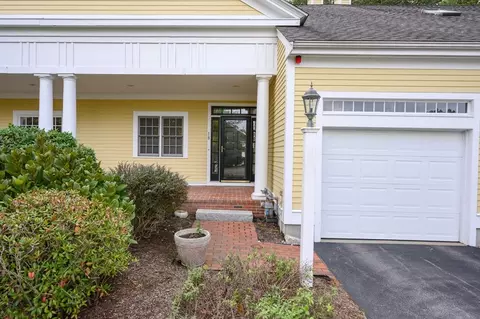 18 Whiting Ln #18, Hingham, MA 02043 photo 4