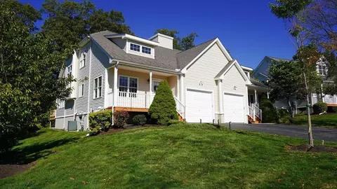 44 Maple Ter #44, Plainville, MA 02762
