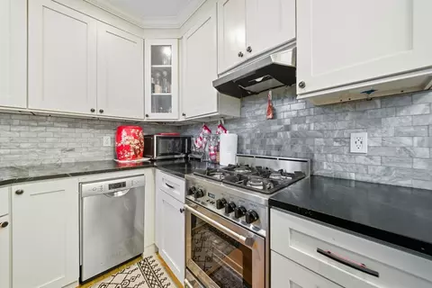 376 Sumner St, Boston, MA 02128 photo 14