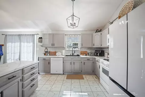 59 Mount Hope Ave, Fall River, MA 02724 photo 6