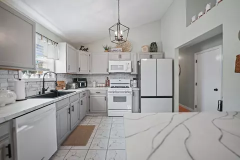 59 Mount Hope Ave, Fall River, MA 02724 photo 7