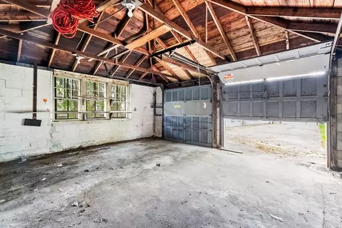 100 Weetamoe St, Fall River, MA 02720 photo 33