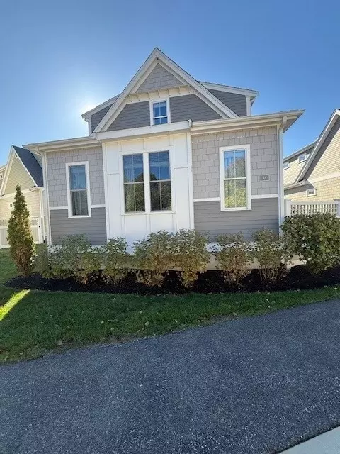 25 Boydes Xing #18, Norfolk, MA 02056