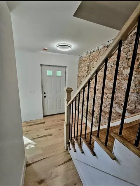 Entry Way - 321 Riverside Dr, Northampton, MA 01062 photo 3 of 5