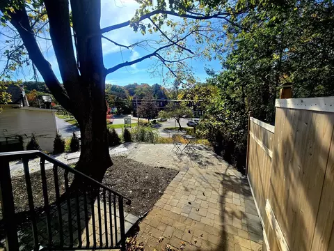 Exterior - 321 Riverside Dr, Northampton, MA 01062 photo 2 of 2