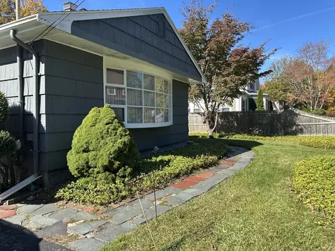 31 Glenmere St, West Bridgewater, MA 02379