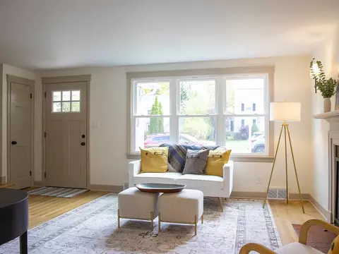 Entry Way - 112 Harmon Ave, Springfield, MA 01118 photo 3 of 3