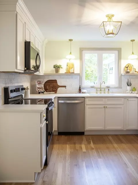 Kitchen - 112 Harmon Ave, Springfield, MA 01118 photo 5 of 7
