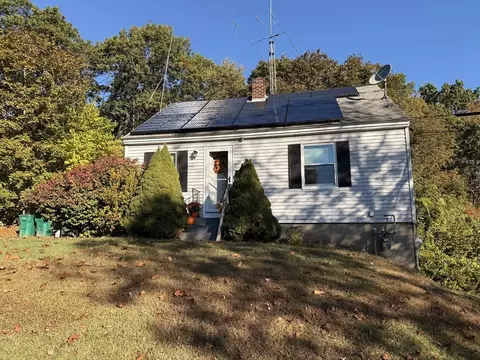 19 Mt Carmel St, Fitchburg, MA 01420