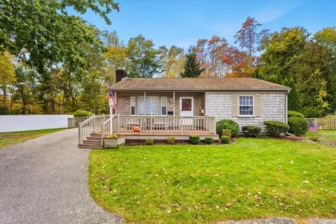 888 Hillcrest Rd, New Bedford, MA 02745