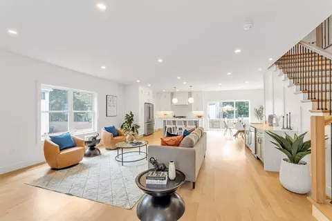 47 Corbett Ave #47, Dedham, MA 02026