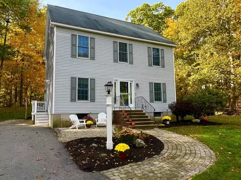 29 Charlotte Rd, Ipswich, MA 01938