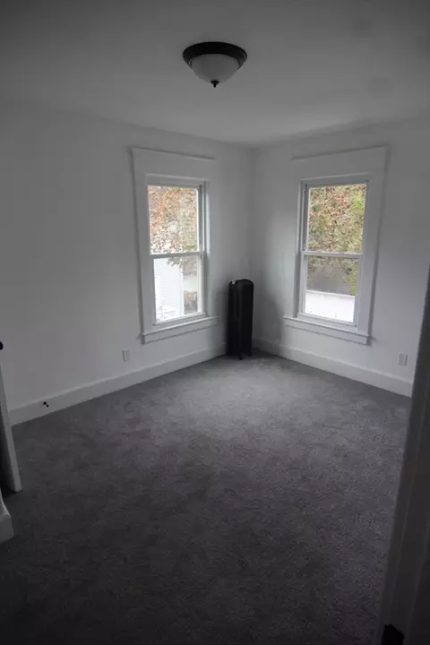 Bedroom - 1083-1085 Sumner Ave, Springfield, MA 01118 photo 1 of 2