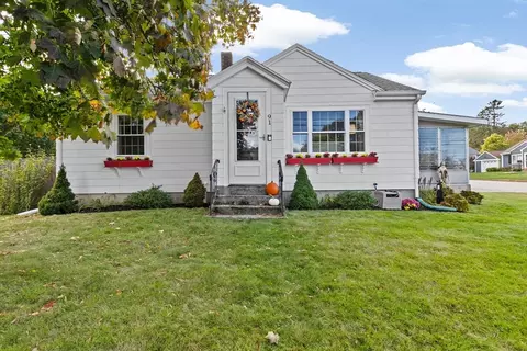 91 Clapp St, Abington, MA 02351