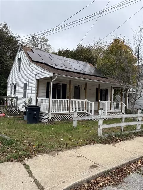 421 Charlton St, Southbridge, MA 01550