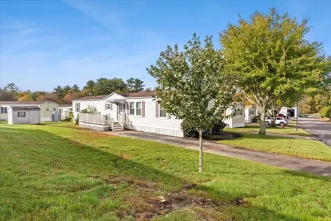 6 Wampanoag Rd, Taunton, MA 02780