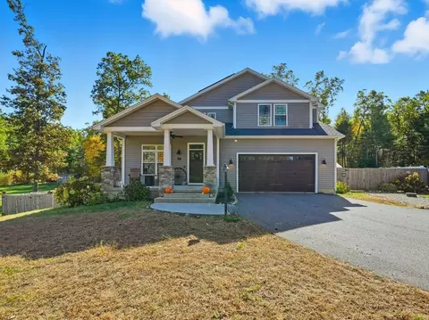 56 Pomeroy St, Easthampton, MA 01027