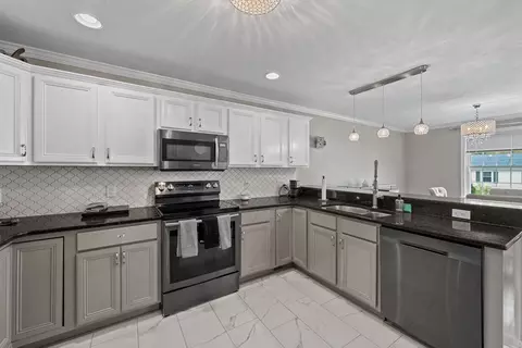 Kitchen - 44 Dixfield St, Worcester, MA 01606 photo 2 of 4