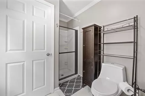 Bath - 44 Dixfield St, Worcester, MA 01606 photo 2 of 3