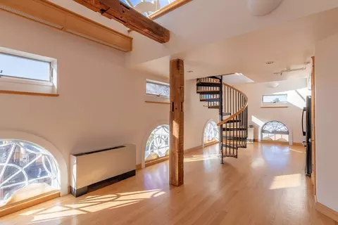 43 Center St #K, Northampton, MA 01060