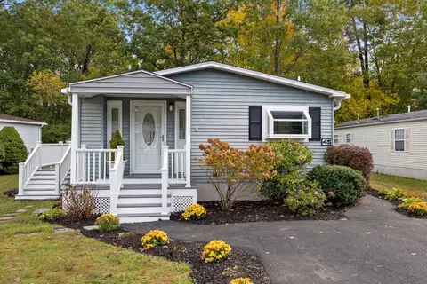 45 Leisurewoods Dr, Rockland, MA 02370