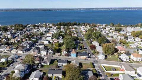 View/Area - 1736 Bay St, Fall River, MA 02724 photo 8 of 9