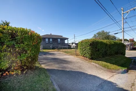 Exterior - 1736 Bay St, Fall River, MA 02724 photo 4 of 10