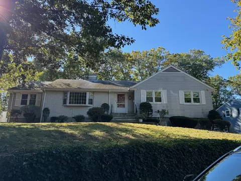 14 Dinanno Rd, Stoneham, MA 02180