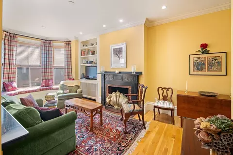 111 Pinckney St #2, Boston, MA 02114