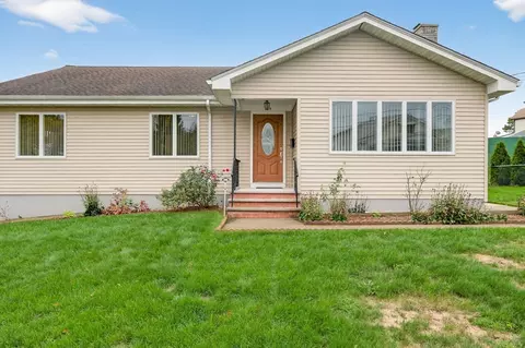 125 Angell St, Fall River, MA 02723