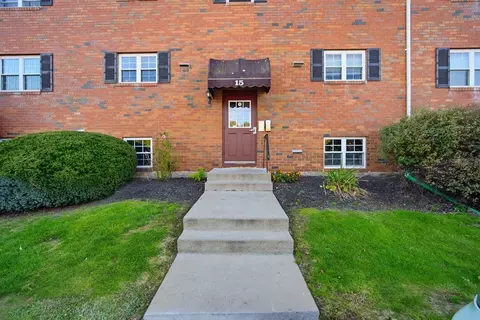 15 Maple Crest Cir #D, Holyoke, MA 01040