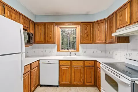 4 Coed Dr, Easthampton, MA 01027 photo 12