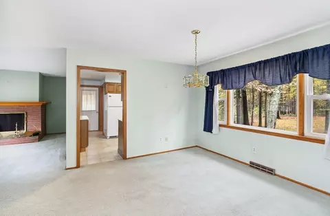 4 Coed Dr, Easthampton, MA 01027 photo 10