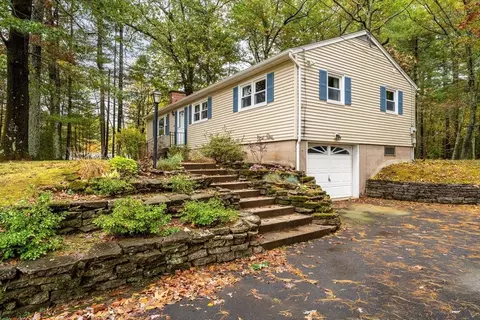 4 Coed Dr, Easthampton, MA 01027 photo 4
