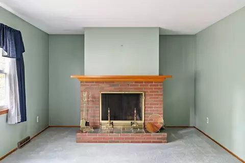 4 Coed Dr, Easthampton, MA 01027 photo 7