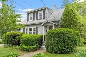 8 Newcomb Ave, Saugus, MA 01906