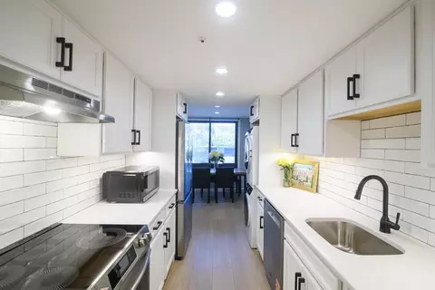 49 Melrose St #1H, Melrose, MA 02176