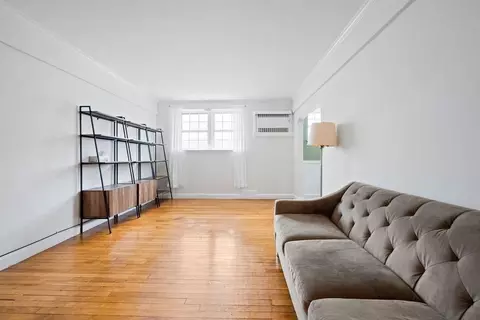 56 Elm St #1, Worcester, MA 01609 photo 4