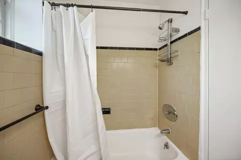 56 Elm St #1, Worcester, MA 01609 photo 17