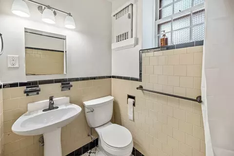 56 Elm St #1, Worcester, MA 01609 photo 16