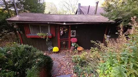 7 Hog Hollow Rd, Buckland, MA 01338