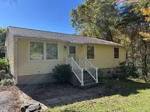 10 Pearl St, Ware, MA 01082