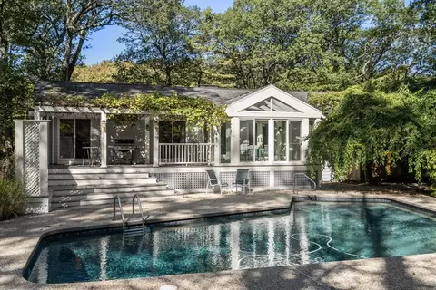 60 Rolling Ln, Weston, MA 02493 photo 4