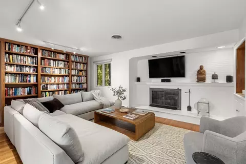 60 Rolling Ln, Weston, MA 02493 photo 16