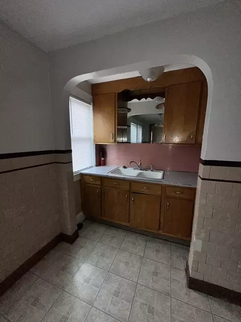 14-16 Chestnut St, Chicopee, MA 01013 photo 8