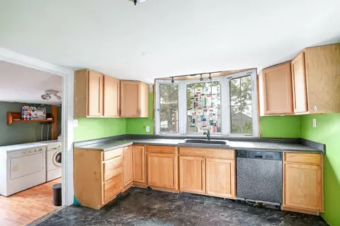 Kitchen - 8 Weston Ave, Wareham, MA 02571 photo 2 of 2