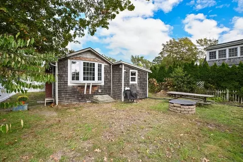 Exterior - 8 Weston Ave, Wareham, MA 02571 photo 3 of 4