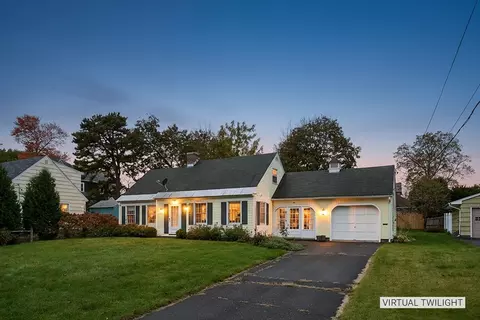 10 Tulip Ln, Greenfield, MA 01301