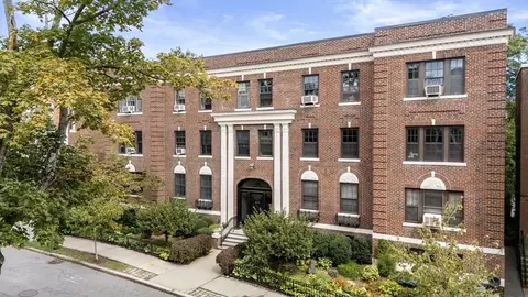 17 James St #1, Brookline, MA 02446