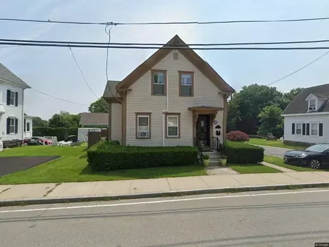 564 High St, Somerset, MA 02726